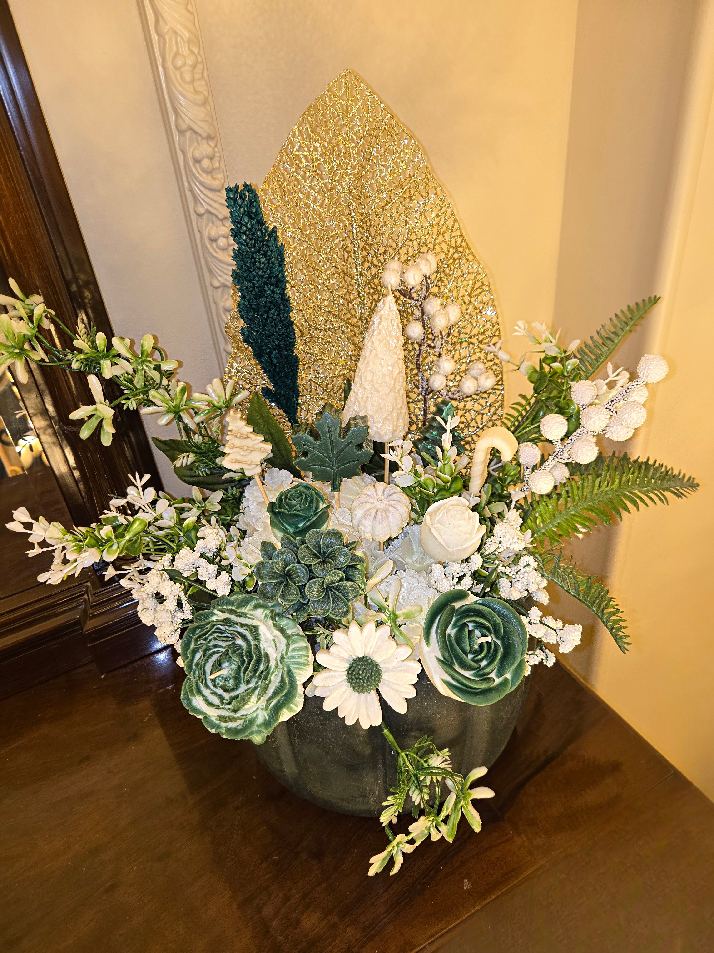 The Evergreen Frost Bouquet 🌹🌿